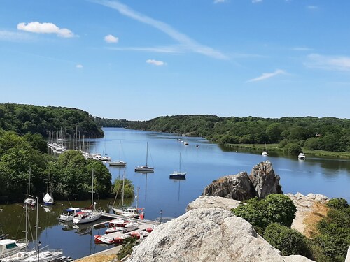 Chalet 2 chambres au calme avec terrasse en Bretagne