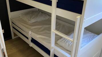 2 bedrooms, WiFi (free)