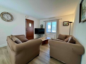 TV - 4-room house near Cotinière Port with garden and parking (Saint-Pierre-d'Oléron-La Cotinière)