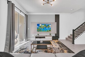 TV, offices - Fabulous 5Bed Family Townhome with Pool-2529RT (Kissimmee)