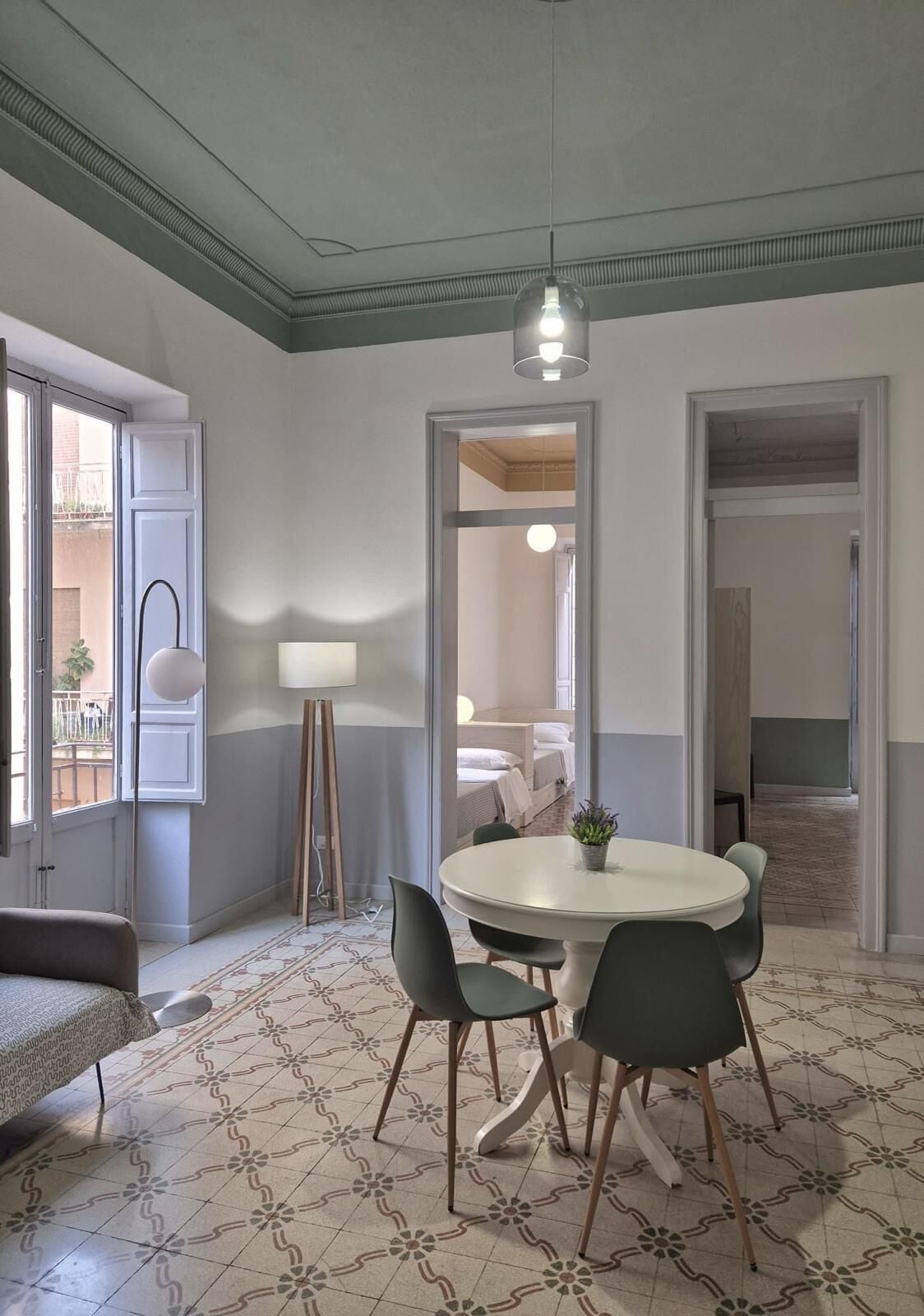 En 32-tommers smart-TV med digitale kanaler