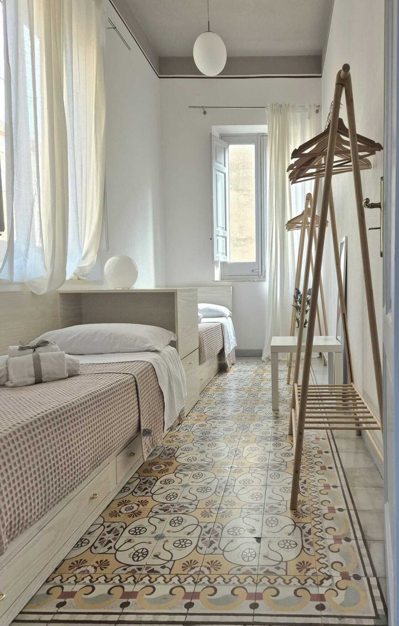 Hypo-allergenic bedding, free WiFi