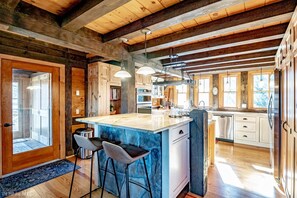 Køleskab, ovn, kogeplade, opvaskemaskine