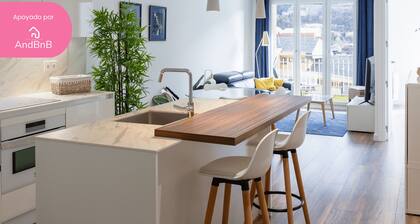 10 Minutes Walk from Downtown and Free Parking