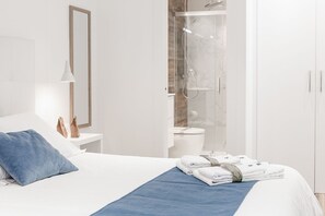 3 bedrooms, in-room safe, iron/ironing board, free WiFi - 10 Minutes Walk from Downtown and Free Parking (Andorra la Vella)