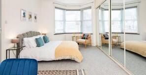 1 bedroom, iron/ironing board, WiFi, bed sheets - Omega @ Hanwell | Ground Floor Ensuite | Parking (London)