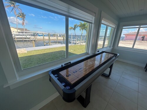 Priceless Waterfront Escape in Matlacha