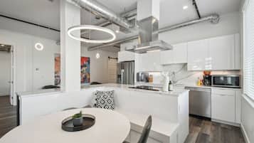 Fridge, microwave, oven, stovetop