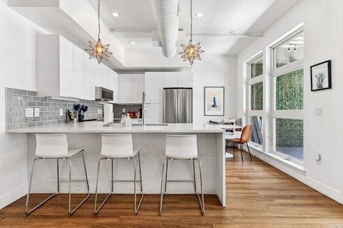 Dog-Friendly 2BR Boho Loft in RiNo | Walk to Mission Ballroom & Breweries