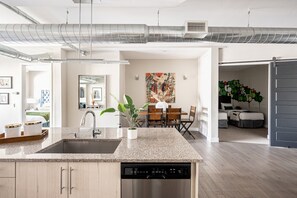 2 bedrooms, desk, iron/ironing board, free WiFi - Bright & Breezy | RiNo Art Lofts (Denver)