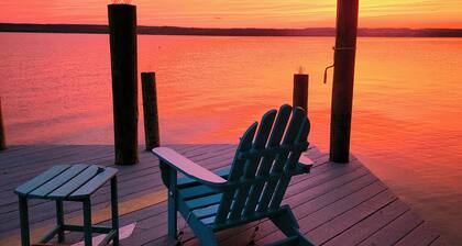 Sunsets Over the Water — Seneca Lake Guesthouse for Two, Near Geneva