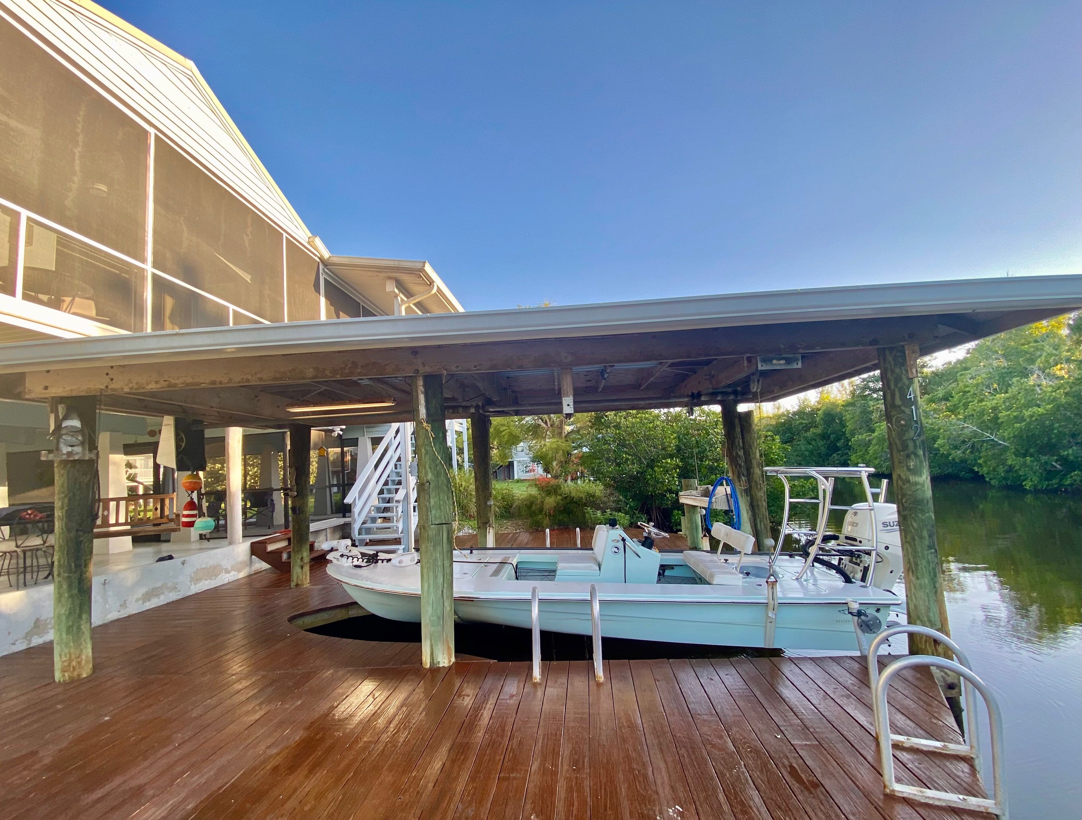 Direct Gulf access! Tarpon Creek Cottage w/ Dock and Boat Lift - 2 bed/ 2 bath 