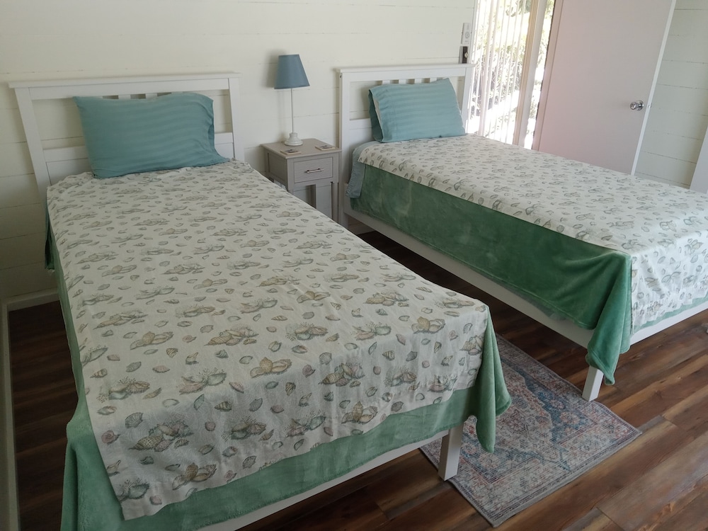 Direct Gulf access! Tarpon Creek Cottage w/ Dock and Boat Lift 2 bed