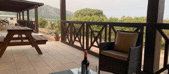 APARTMENT TERRACE SEA VIEW, TRILO, A/C AREA OROSEI