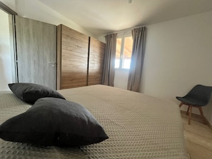 2 bedrooms, Internet, bed sheets - APARTMENT TERRACE SEA VIEW, TRILO, A/C AREA OROSEI (Sardegna)