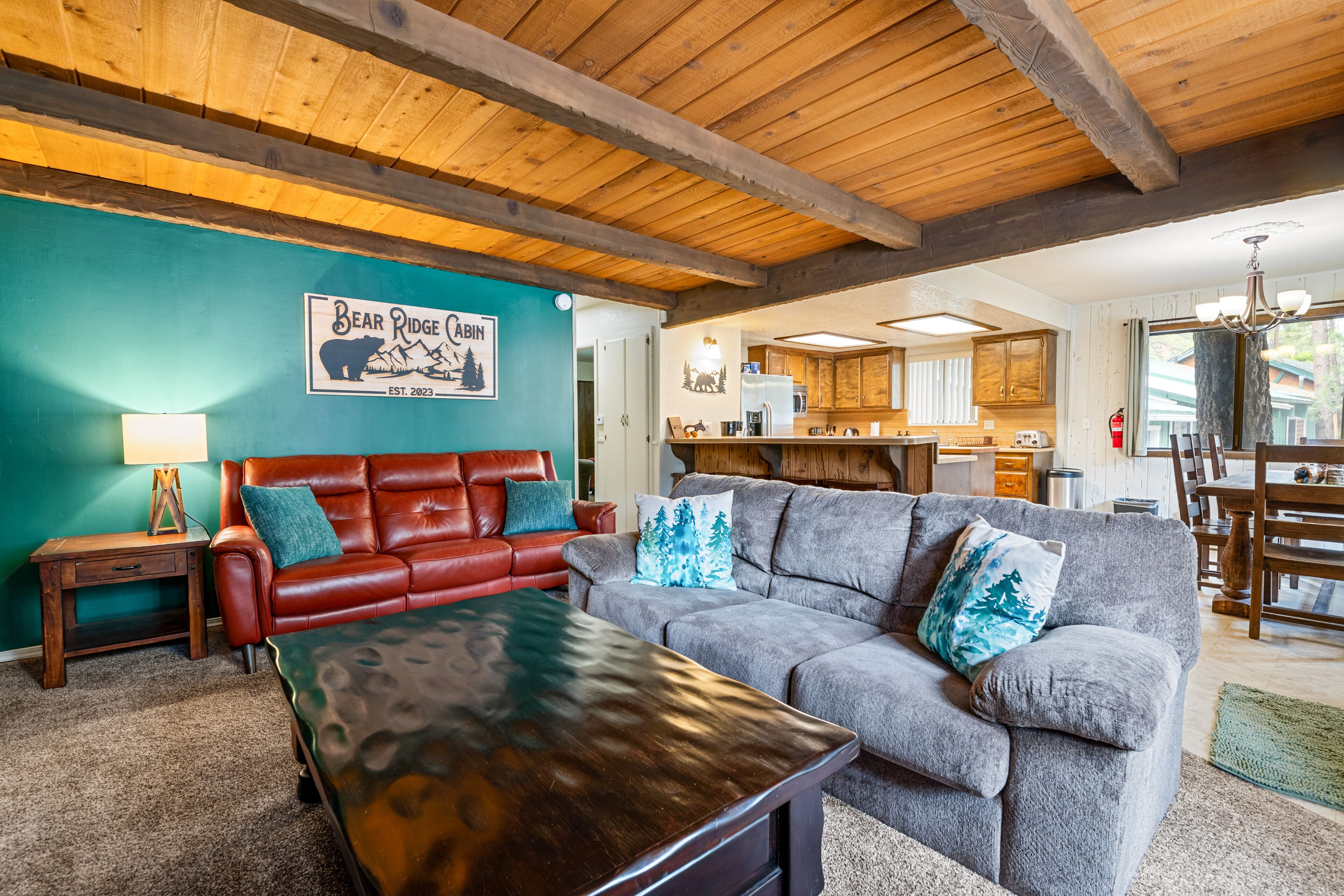 Family Fox Farm Large 4 Bedroom  5 Min To Resorts. Fire Pit- Garage Access - Big Bear, CA