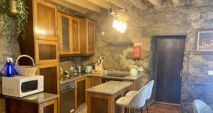 Casa Romã - Moradia em Pedra com Vista Para Parque Natural da Serra da Estrela