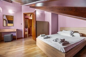 2 bedrooms, desk - Emmanouel Maisonette Near the Sea (Chania)