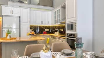 Vila | 3 quartos, escrivaninha