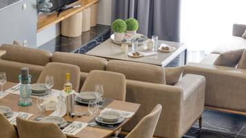 Vila | 3 quartos, escrivaninha