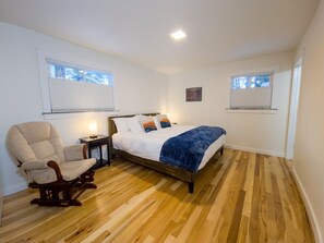 4 bedrooms, desk, travel cot, WiFi - Spacious Mountain Haven ~King Beds ~Near Downtown! (Flagstaff)