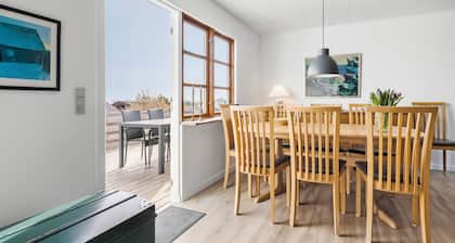 Lovely home in Allinge with kitchen