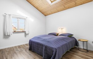 3 bedrooms, travel cot, free WiFi