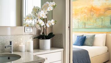 2 Schlafzimmer, Bügeleisen/Bügelbrett, kostenloses WLAN, Bettwäsche