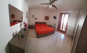 3 bedrooms, iron/ironing board, WiFi, bed sheets - Vacation House Frederick (Marina di Mancaversa)