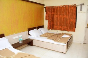Deluxe Double Room | Soundproofing, free WiFi - Hotel Sai Varsha (Rahata)