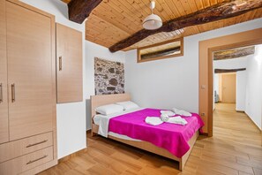 House - Maria s House With View in Kambos (Kissamos)