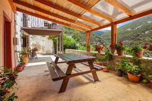 House | 2 bedrooms, soundproofing - Maria s House With View in Kambos (Kissamos)