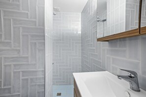 House | 2 bedrooms, soundproofing