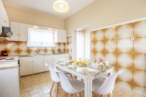 3 bedrooms - Ortansia House Near the Sea (Platanias)