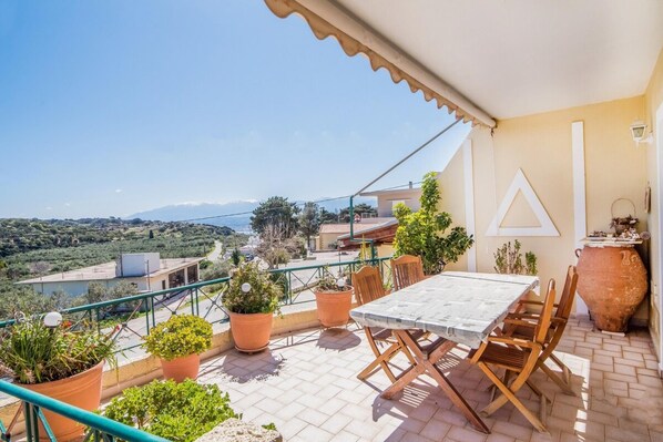 3 bedrooms - Leonidas House With Sea View (Platanias)