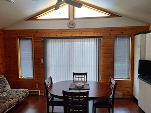 Dining - The West Arm Getaway
STRSTC-2025-01 (St.-Charles)