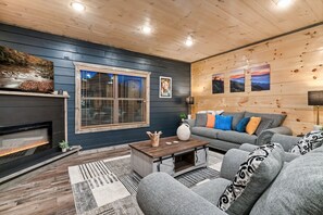 Smart-TV, Kamin, Videospiele