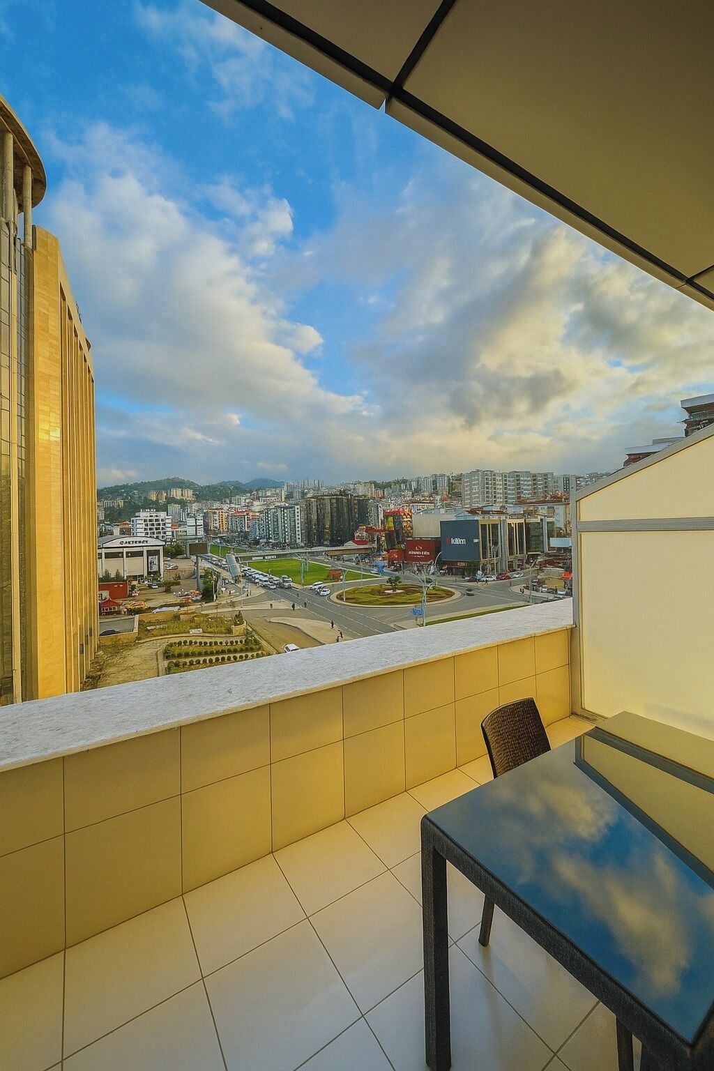 Familien-Suite, Balkon, Stadtblick | Balkon