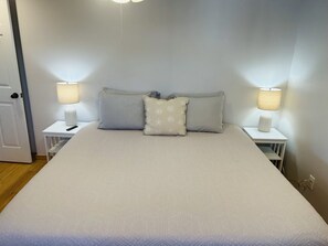 2 bedrooms, WiFi, bed sheets - Direct panoramic waterfront views  (Marco Island)