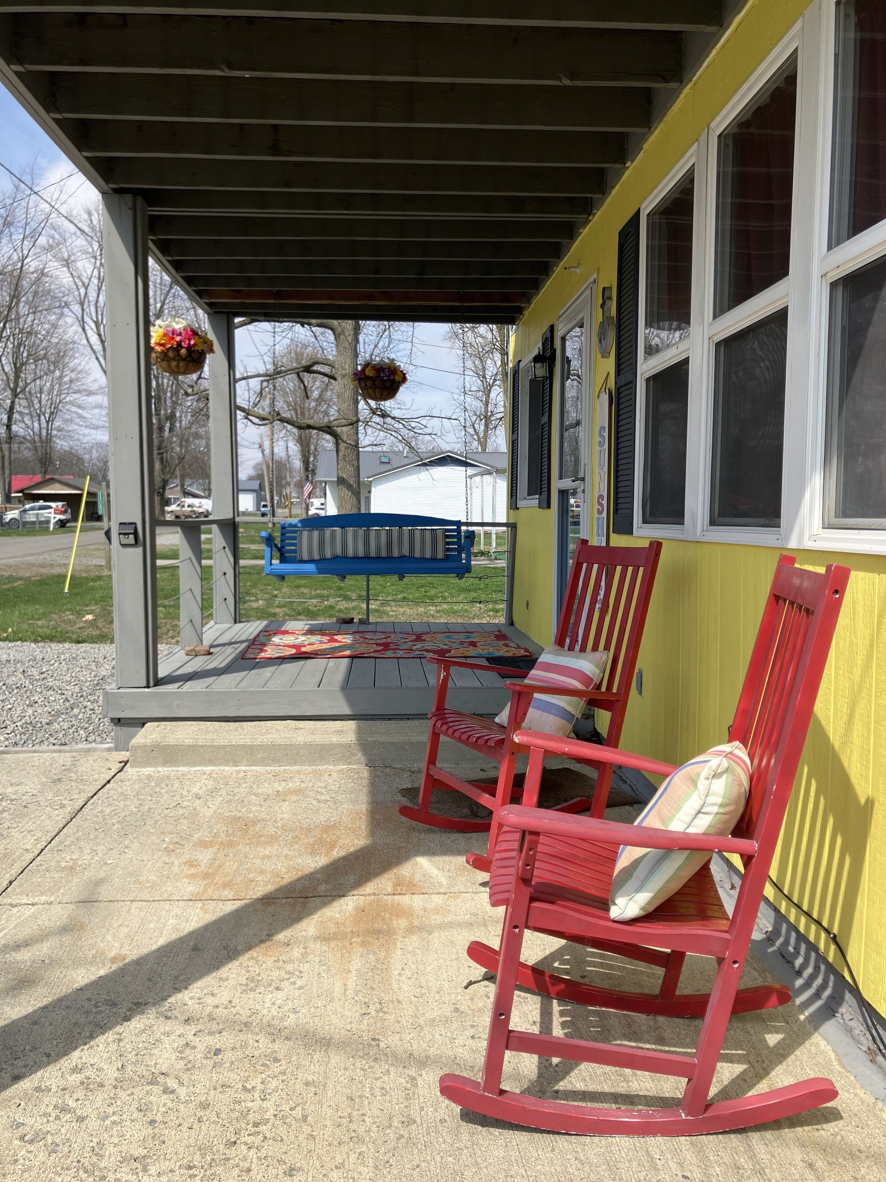 RENTAL FOR LARGE FAMILIES OR GROUPS! Steps away from boat ramp!