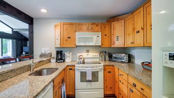 Rumah (4 Bedrooms) | Interior