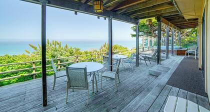 Oceanfront Irish Beach Home: Private Beach Access!