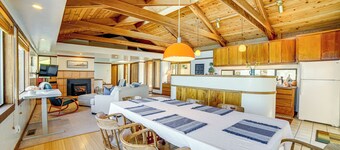 Oceanfront Irish Beach Home: Private Beach Access!