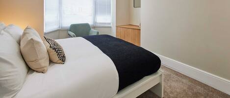 3 多间卧室、办公桌、熨斗/熨衣板、WiFi