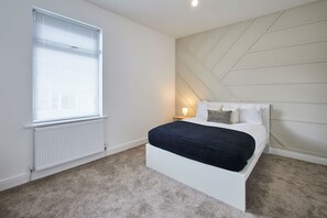 3 bedrooms, desk, iron/ironing board, WiFi
