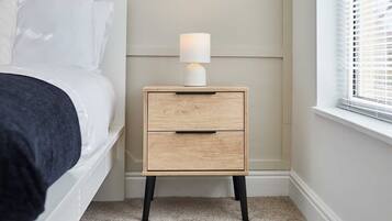 3 bedrooms, desk, iron/ironing board, WiFi