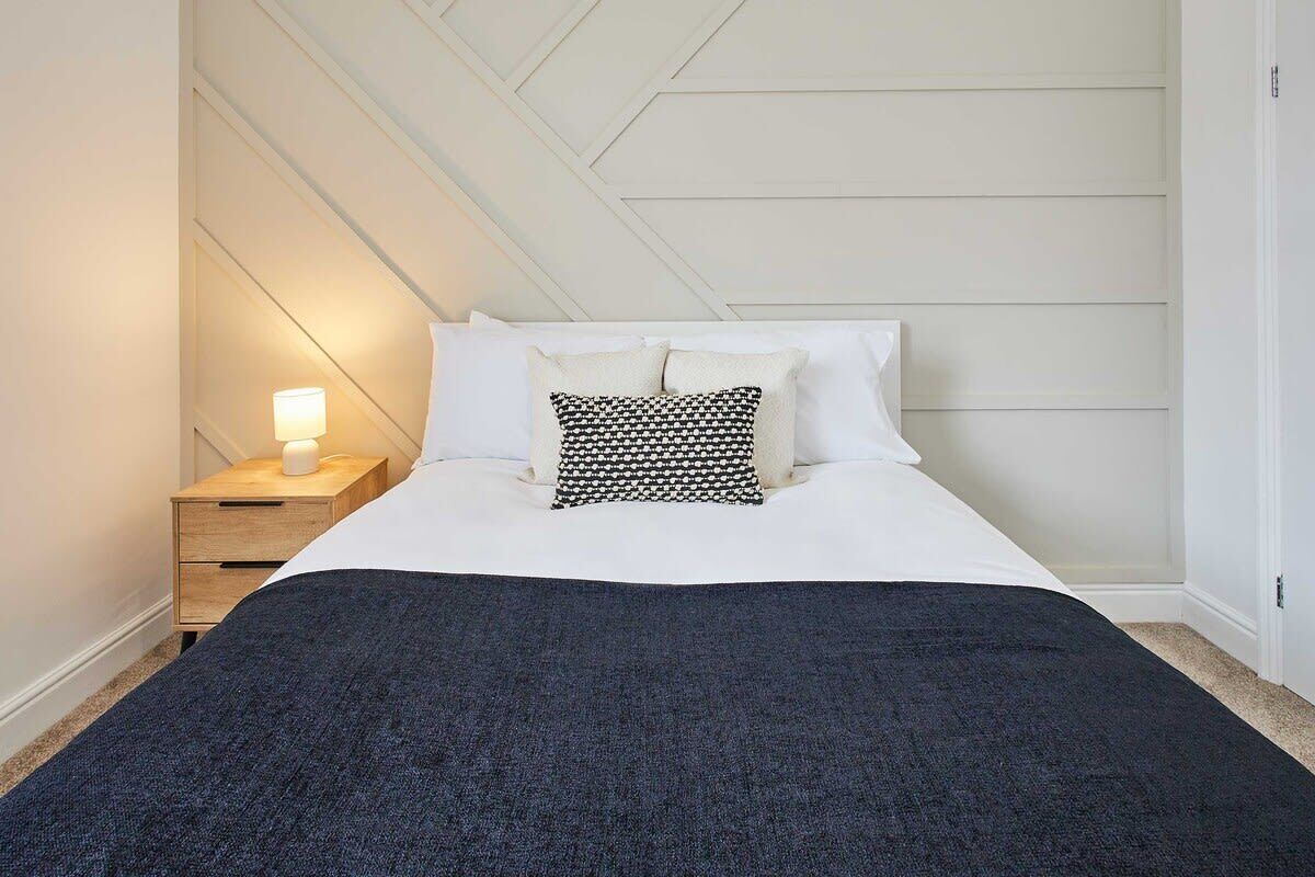 3 Schlafzimmer, Schreibtisch, Bügeleisen/Bügelbrett, WLAN