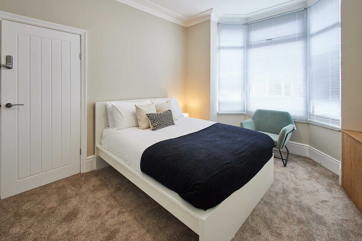 Norton House, North - Host & Stay