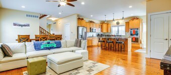 Spacious South Bend Home - Walk to Notre Dame!