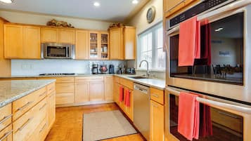 Rumah (4 Bedrooms) | Interior